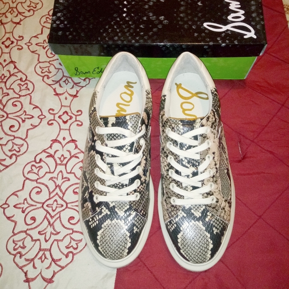 Sam Edelman Moira Sneakers - Picture 2 of 9